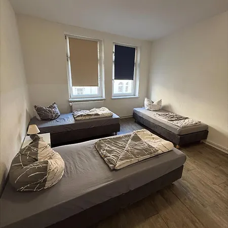 Zentrale Monteurswohnung Mit Küche, Wlan&vollausgestattet *