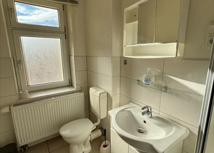 Zentrale Monteurswohnung Mit Kueche, Wlan & Vollausgestattet