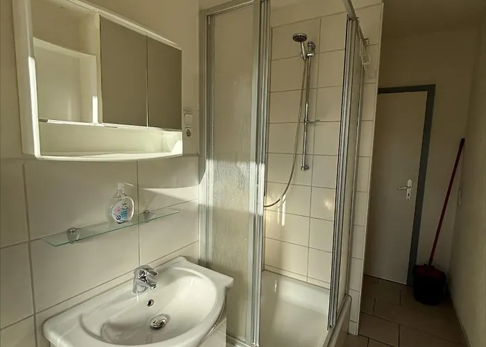 Zentrale Monteurswohnung Mit Kueche, Wlan & Vollausgestattet Apartmán *